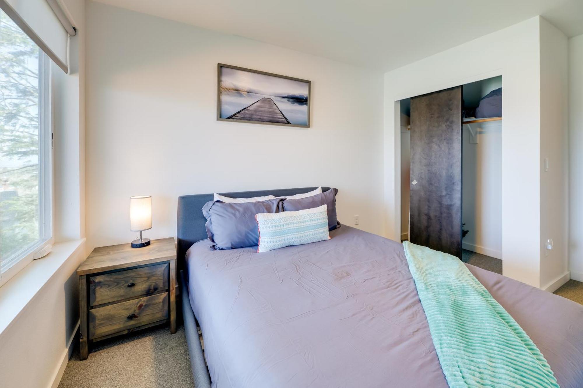Scenic Depoe Bay Townhome With Deck Less Than 1 Mi To Parks! Exterior photo