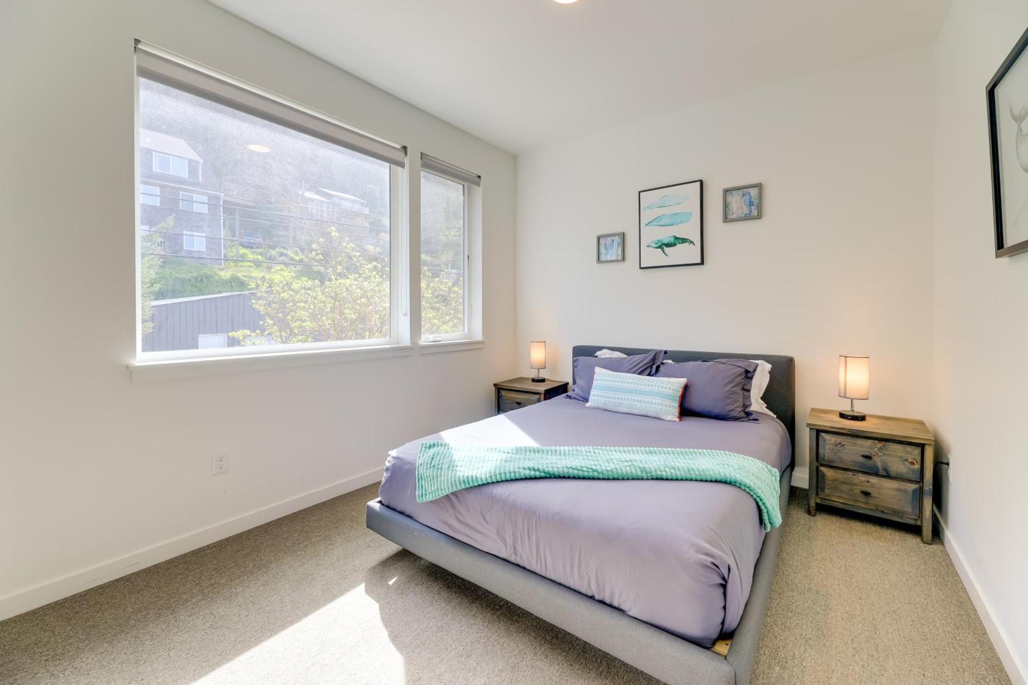 Scenic Depoe Bay Townhome With Deck Less Than 1 Mi To Parks! Exterior photo