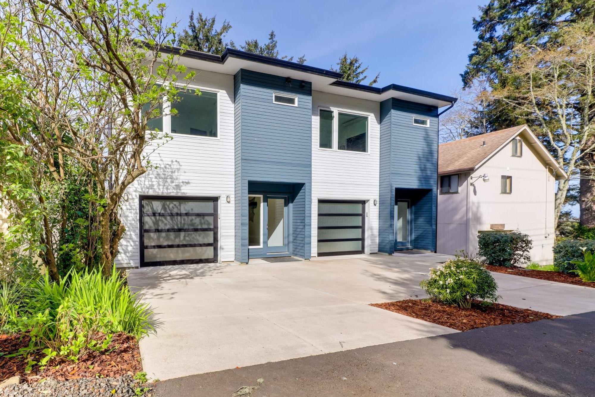Scenic Depoe Bay Townhome With Deck Less Than 1 Mi To Parks! Exterior photo